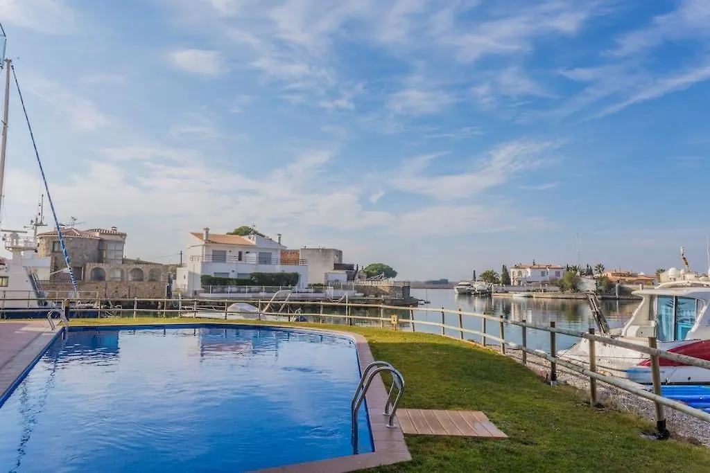 Piso De 2 Habitaciones, 3 Piscinas Y Cerca Del Mar Roses Apartamento