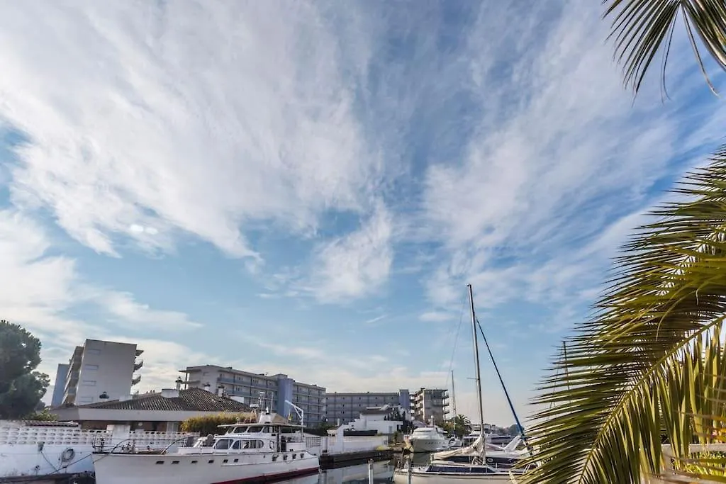 Apartamento Piso De 2 Habitaciones, 3 Piscinas Y Cerca Del Mar Roses Espanha