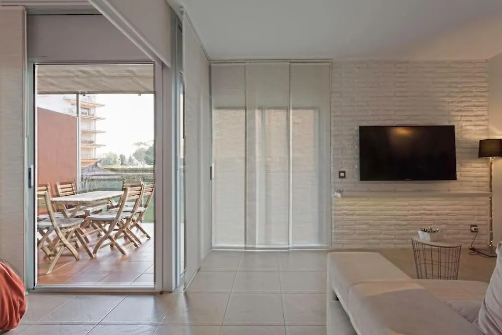 Apartamento Piso De 2 Habitaciones, 3 Piscinas Y Cerca Del Mar Roses
